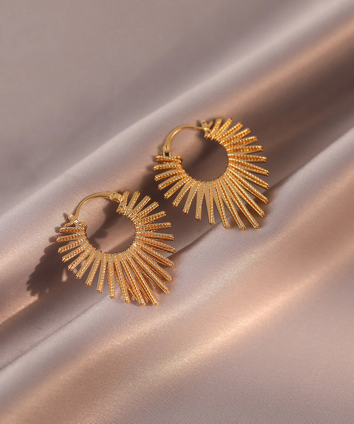 Style Gold Copper Alloy Line Hollow Out Hoop Earrings - Image 4