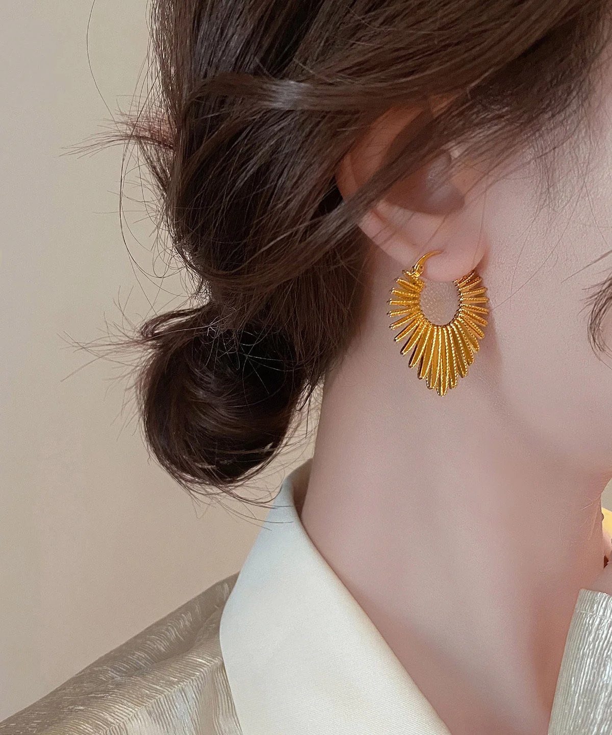 Style Gold Copper Alloy Line Hollow Out Hoop Earrings - Image 5
