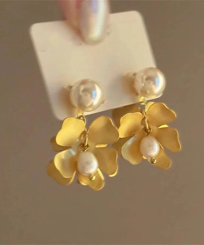 Style Gold Metal Overgild Pearl Floral Stud Earrings - Image 3