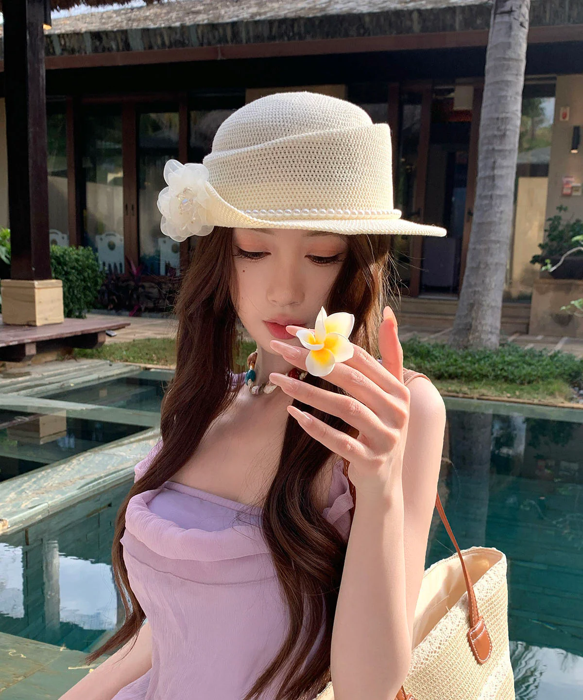 Stylish Beige Pearl Flower Hollow Straw Woven Bucket Hat - Image 2