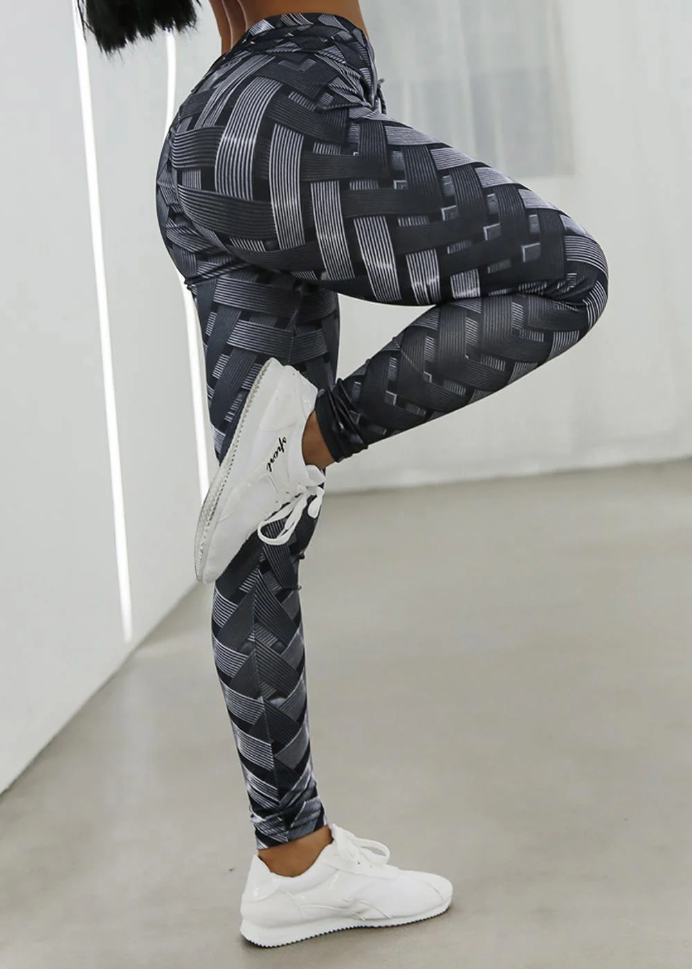 Stylish Colorblock Print Butt Scrunch Gym Shark Leggings - Image 4