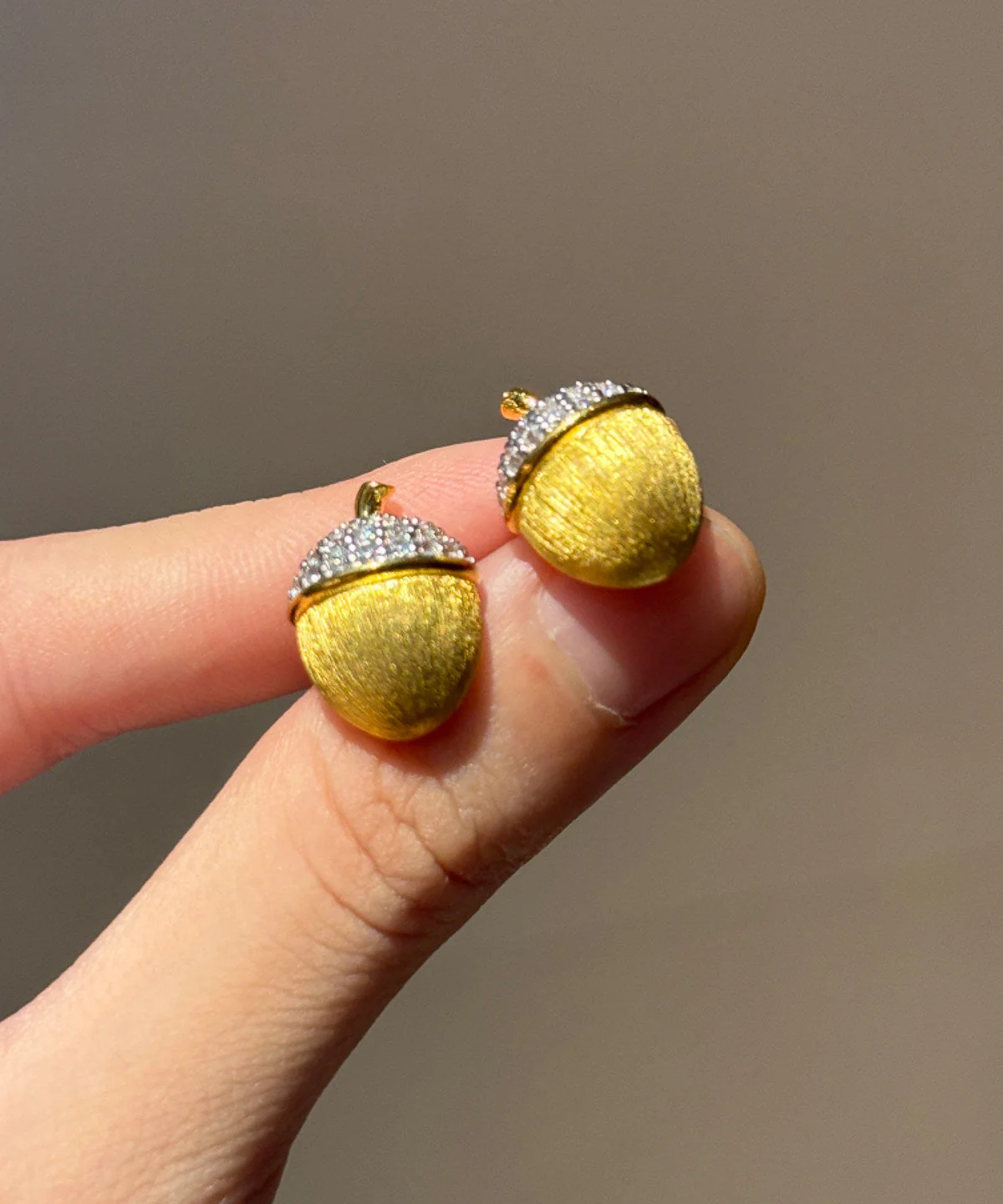Stylish Golden Wire Drawing Process Metal Zircon Stud Earrings - Image 4