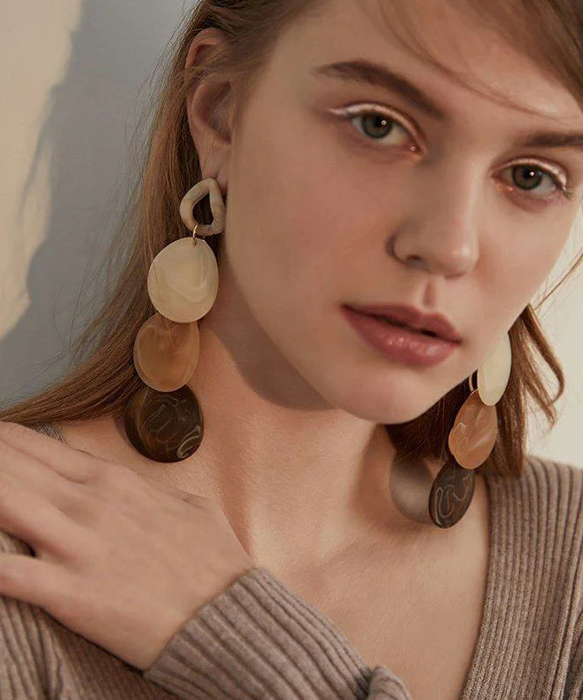 Stylish Gradient Disc Layered Acrylic Drop Earrings - Image 3