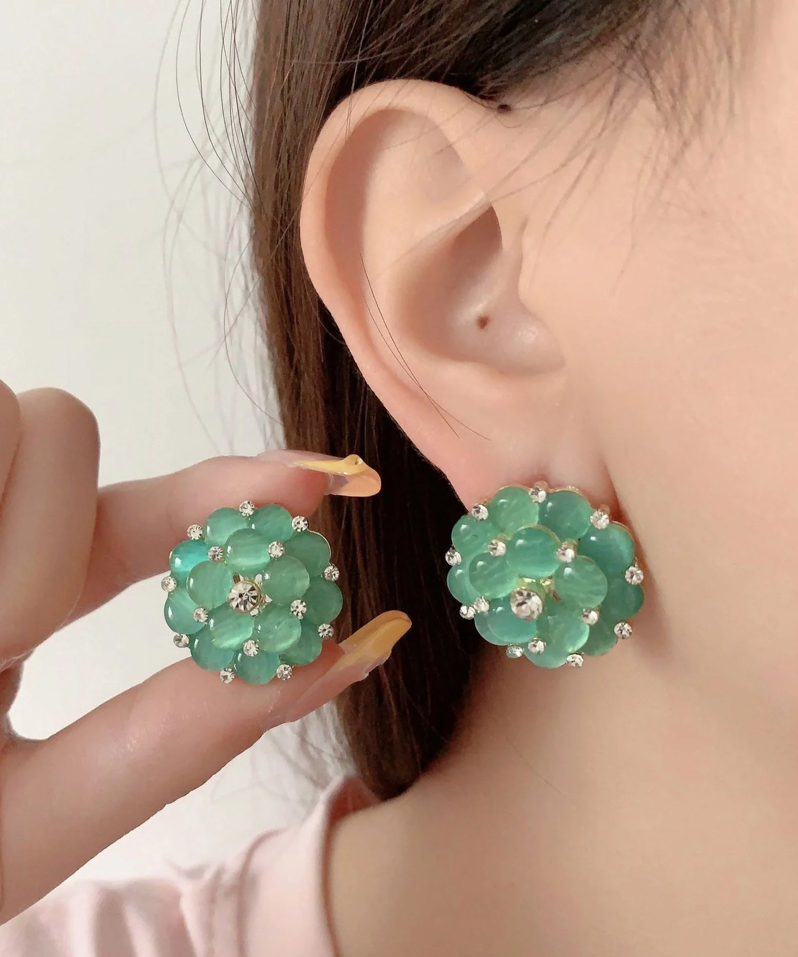 Stylish Green Alloy Zircon Floral Cat's Eye Stud Earrings - Image 3