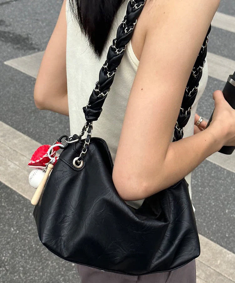Stylish White Twist Chain Faux Leather Shoulder Bag - Image 4