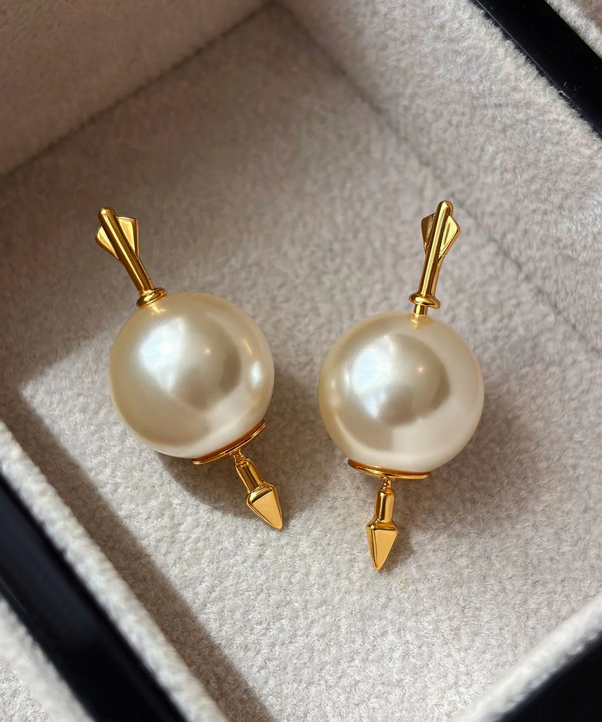 Unique Gold Copper Overgild Pearl Stud Earrings - Image 3