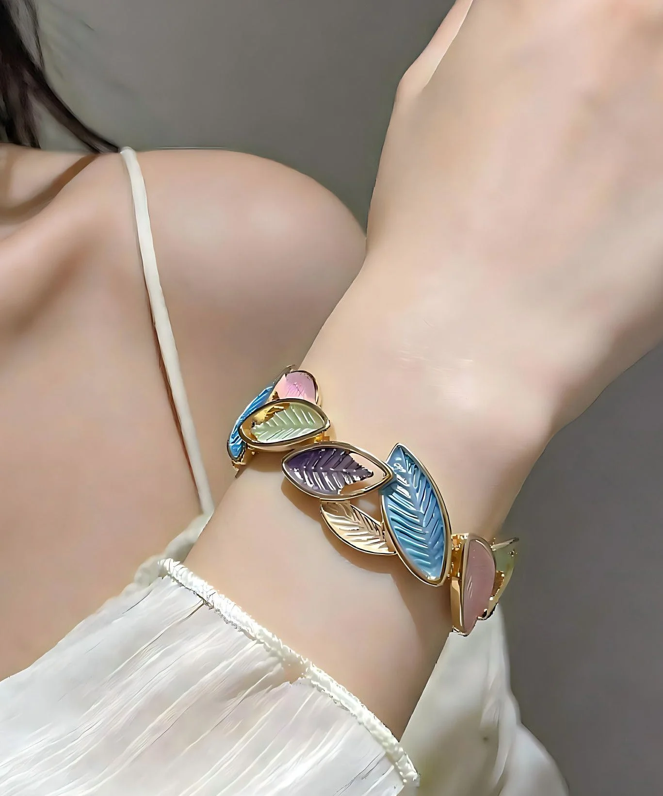Unique Green Alloy Hollow Out Leaf Bangle - Image 4