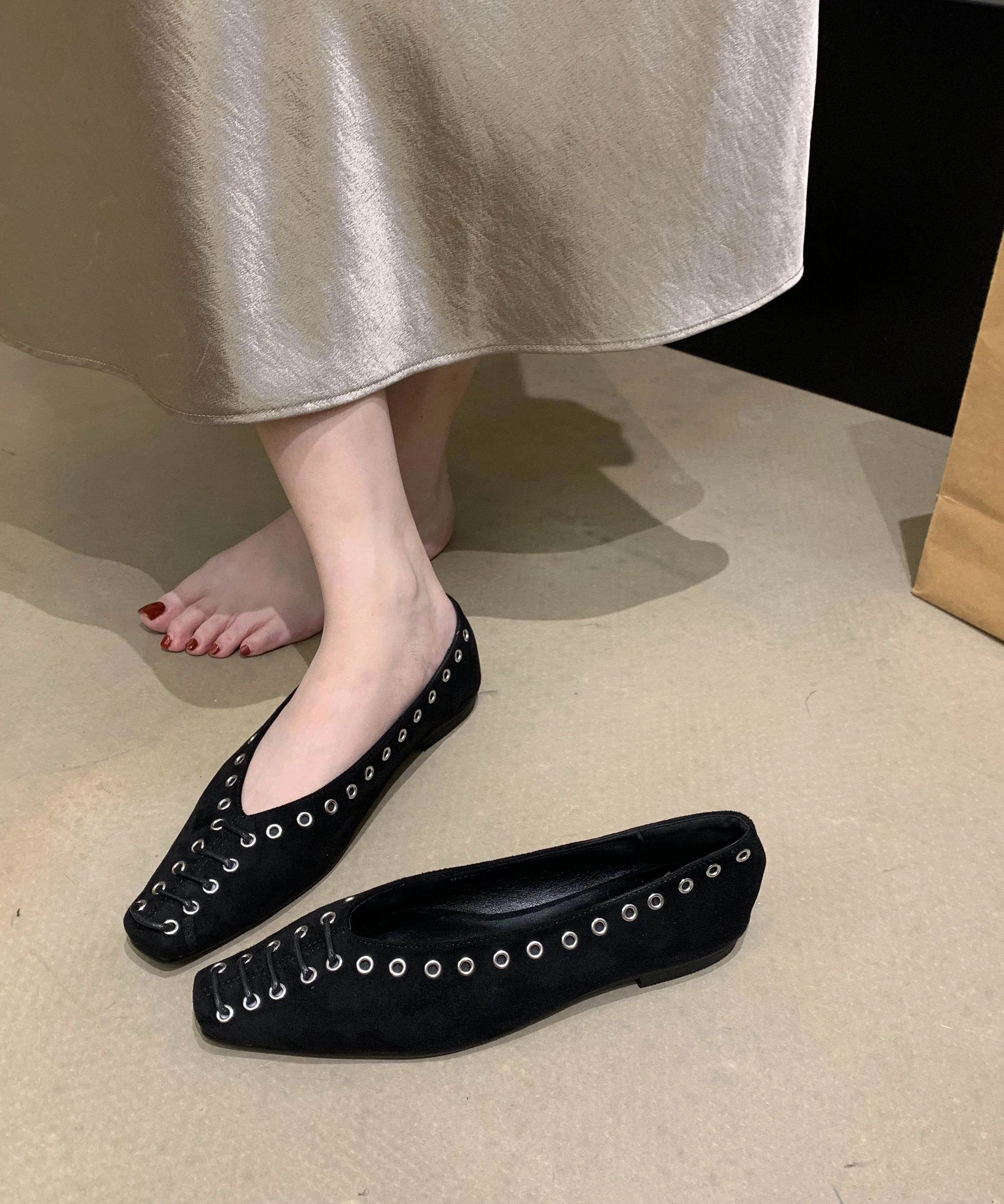 Unique Rivet Flat Shoes For Women Green Faux Leather - Image 3