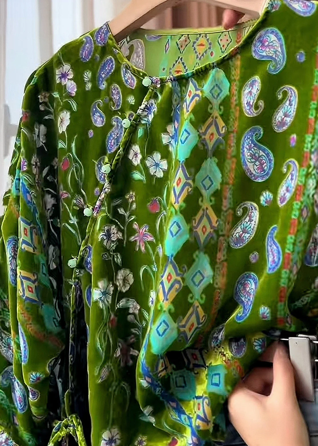 Vintage Green Print Tie Waist Silk Velour Tops Three Quarter Sleeve - Image 3