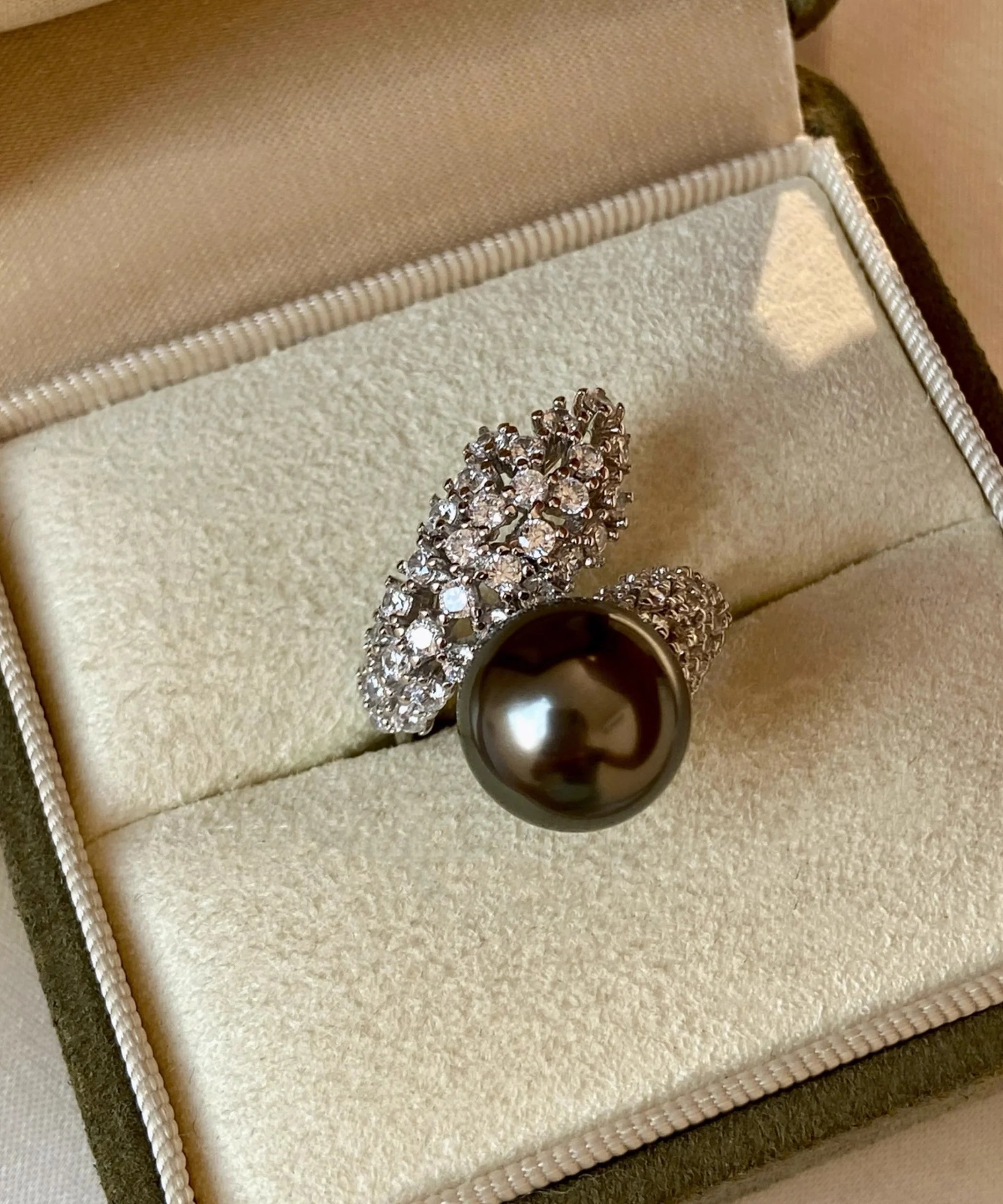 Vintage White Pearl Zircon Silver Open Rings - Image 2