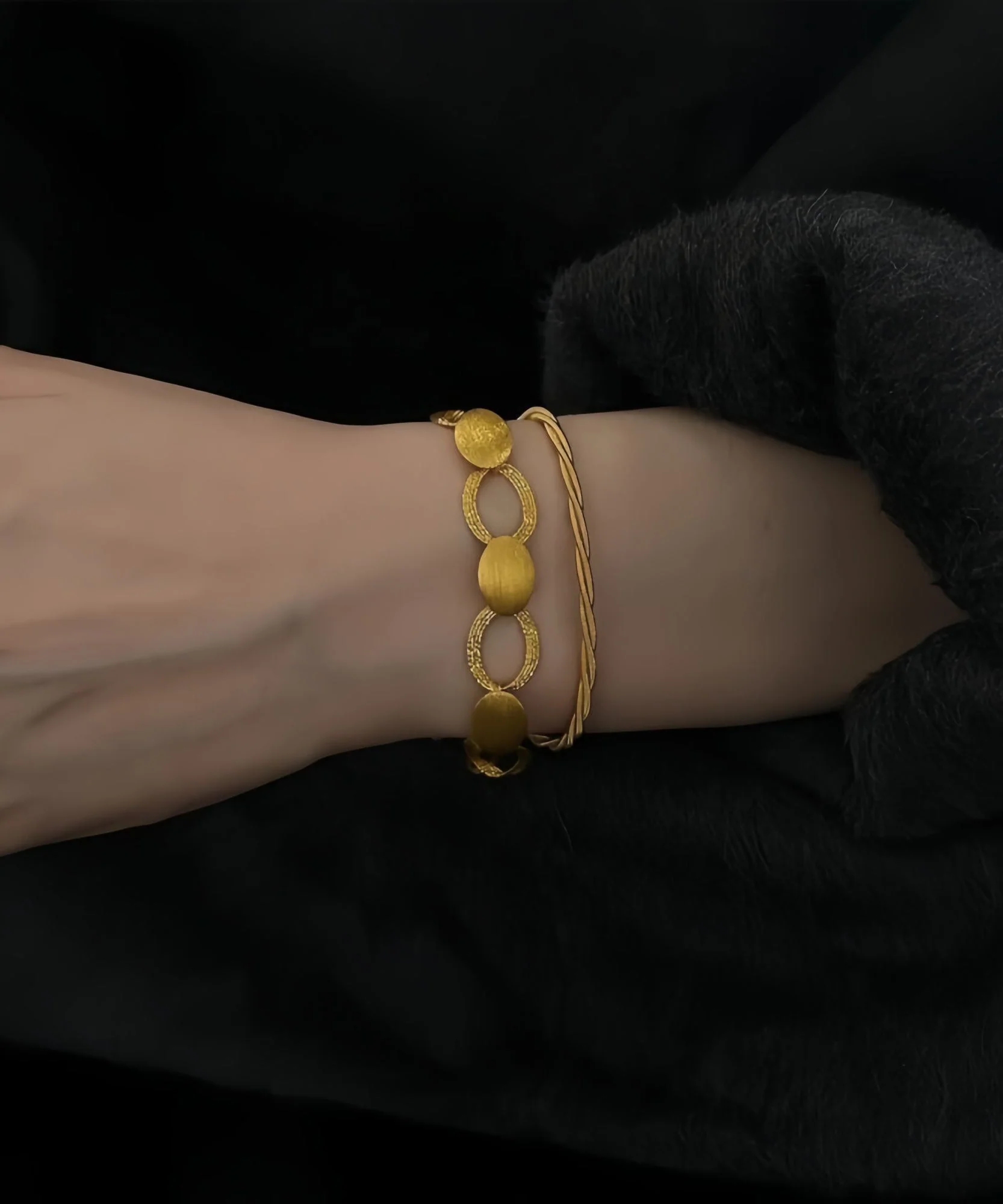 Vogue Gold Sterling Silver Overgild Linked Together Charm Bracelet - Image 4