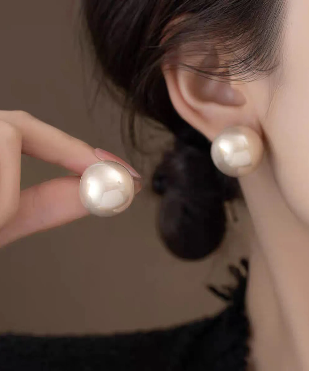 Vogue Red Copper Overgild Pearl Stud Earrings - Image 2