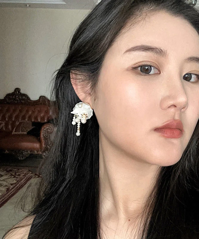 Vogue White Alloy Conch Pearl Drop Earrings - Image 5