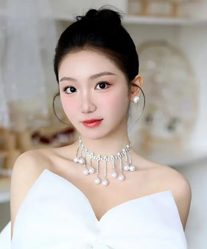 Vogue White Alloy Zircon Pearl Crown , Necklace And HairPiece Three-Piece Set - Image 2
