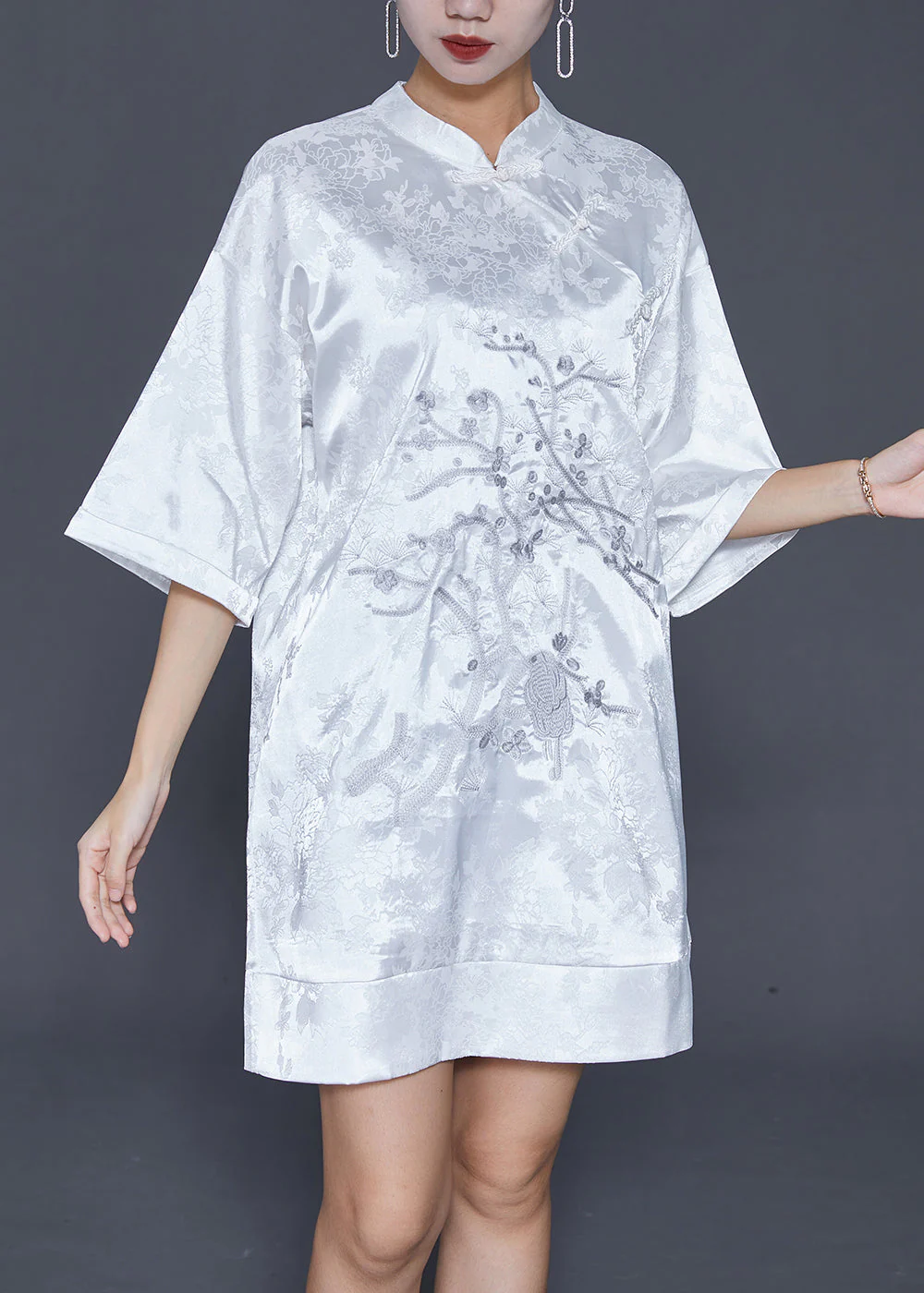 White Jacquard Silk Chinese Style Dress Embroideried Half Sleeve - Image 3