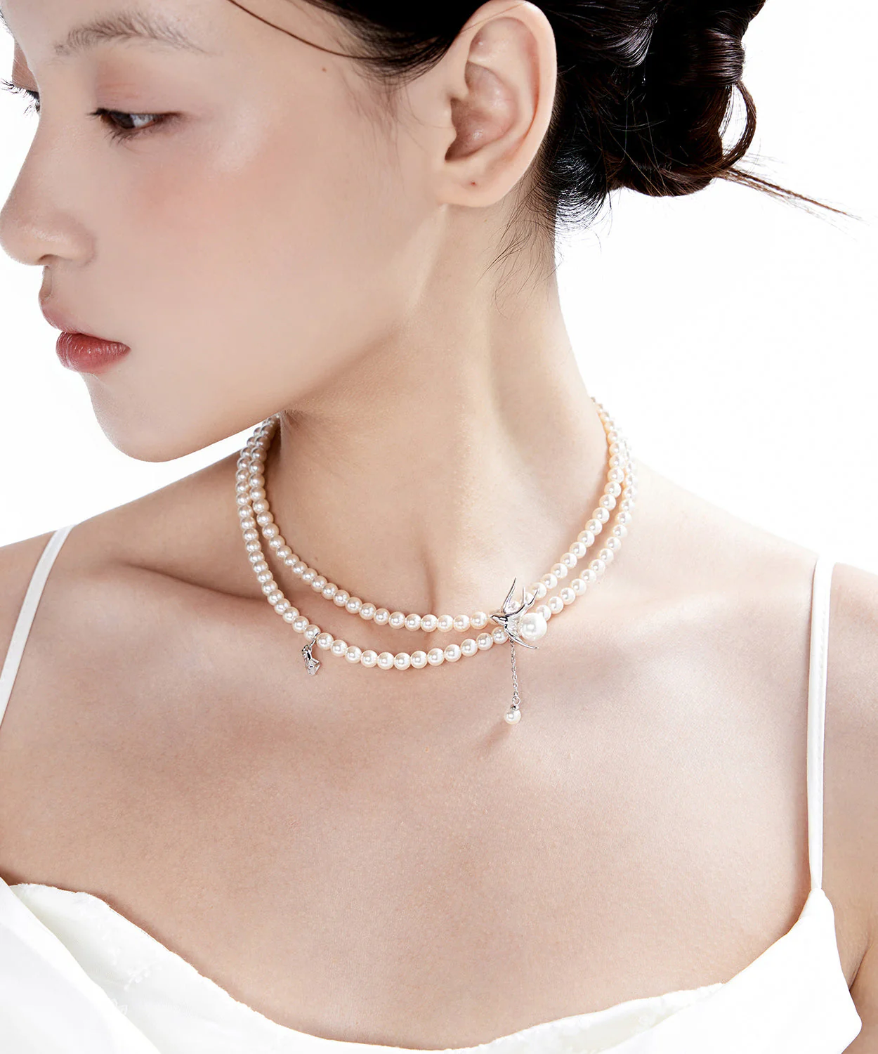 White Light Luxury Swallow Pearl Double Layered Alloy Necklace - Image 3