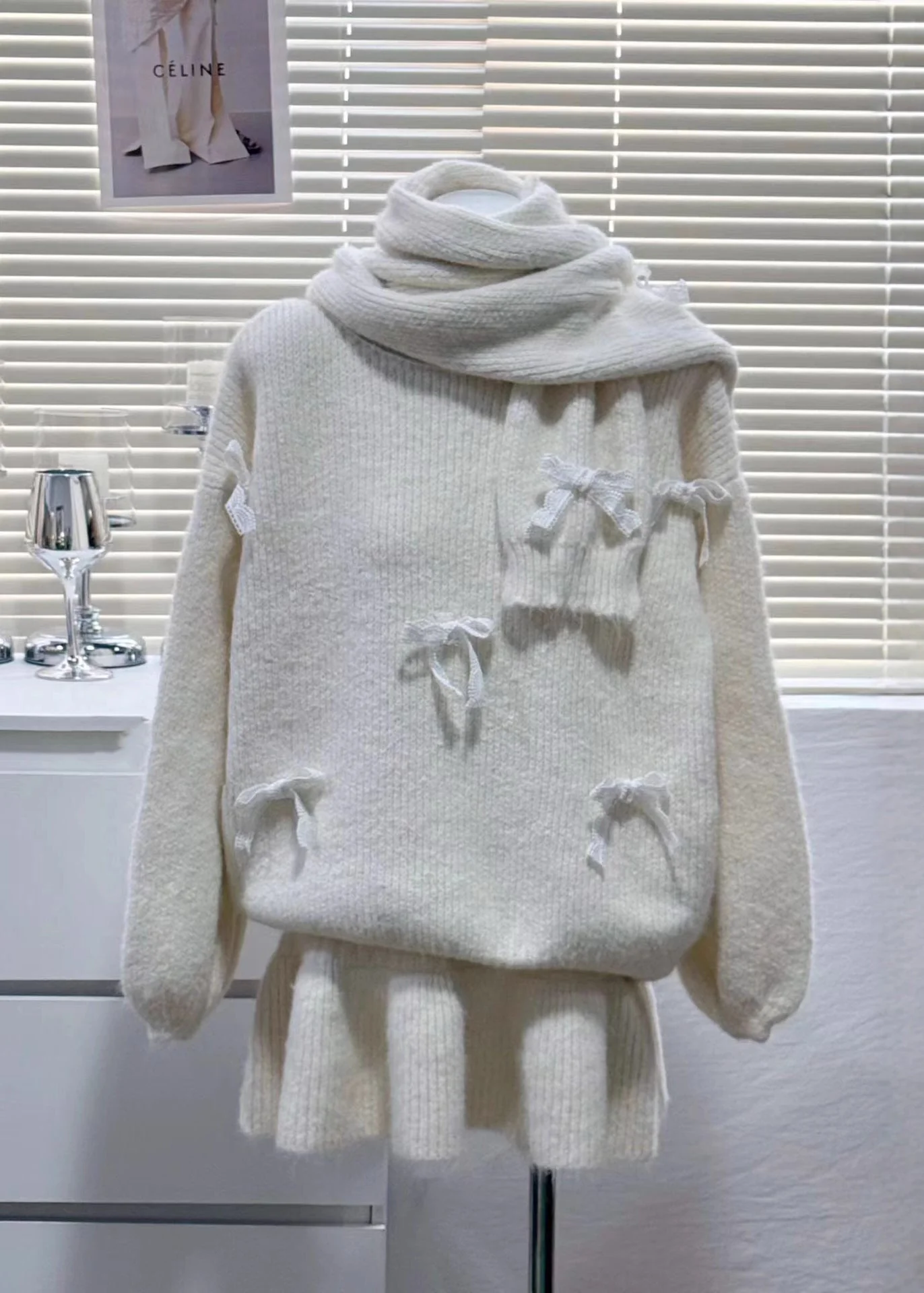 Women Red Oversized Bow Knit Three-Piece Set Winter - Image 4